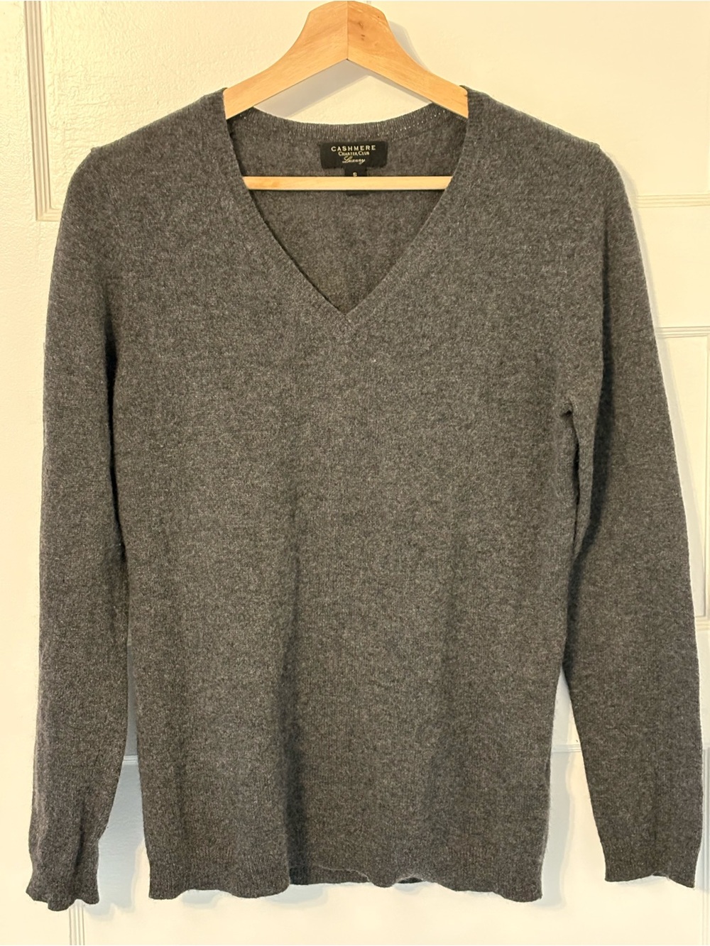 Cashmere v neck sweater S